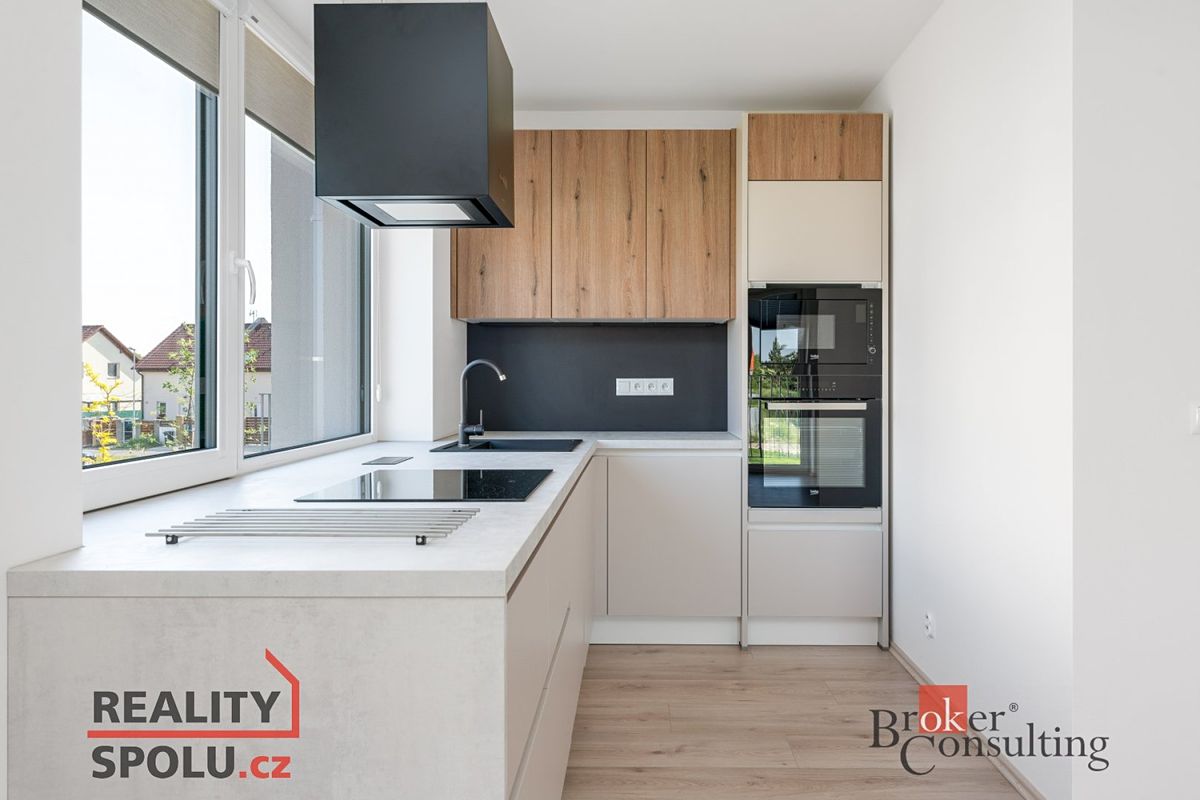 Pronájem bytu 2+kk 67 m² – fotografie 3