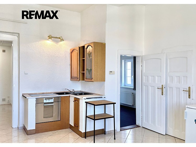 Комерційне приміщення на продаж, 730 м² (35 з 46)