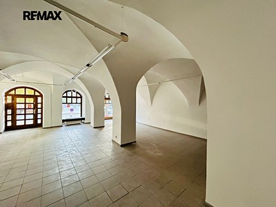 Комерційне приміщення в оренду, 300 м² (3 з 14)
