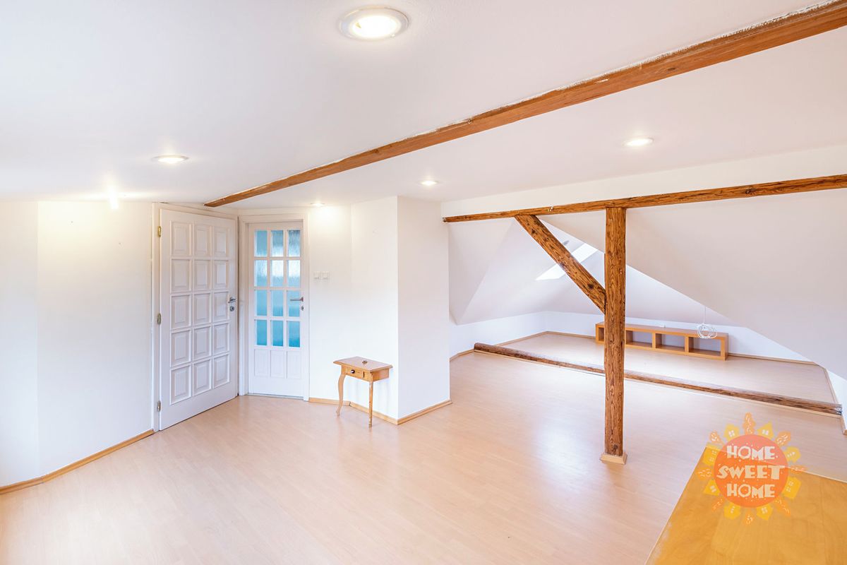 Pronájem rodinného domu 265 m², pozemek 140 m² – fotografie 5