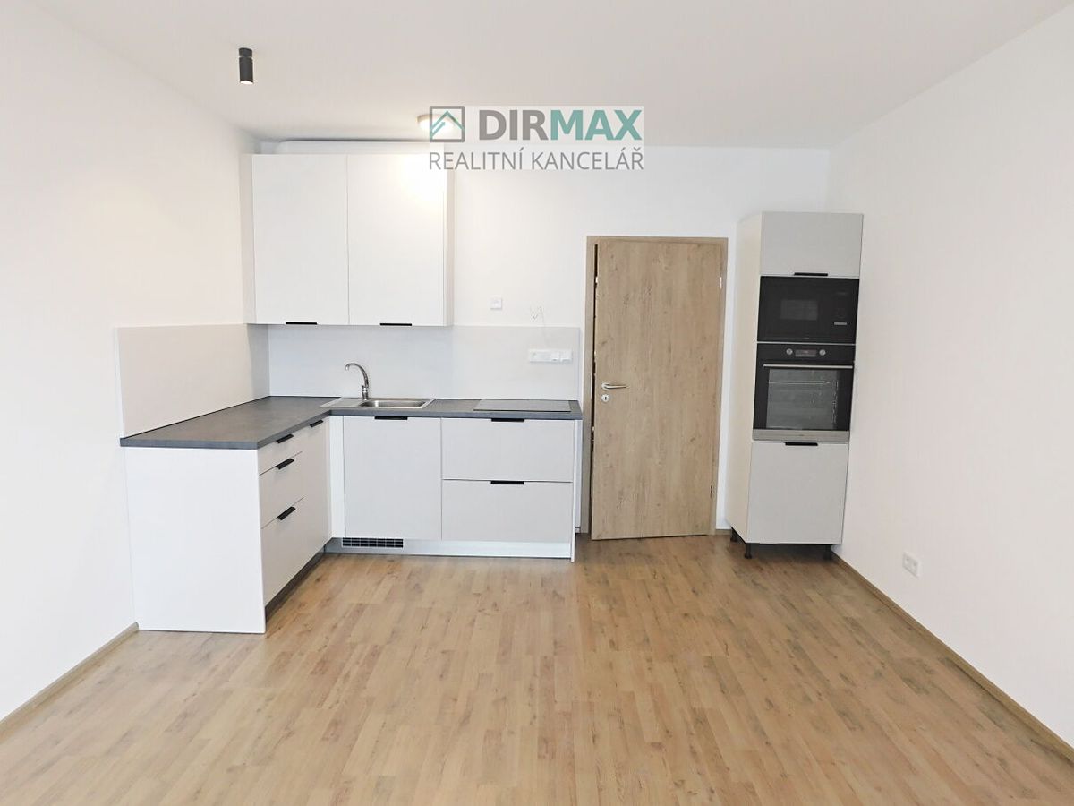Pronájem bytu 1+kk 38 m²