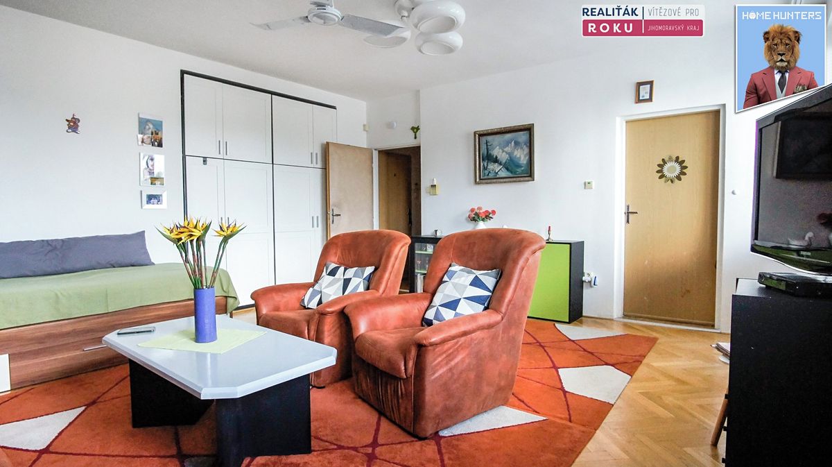 Pronájem bytu 2+1 66 m² – fotografie 3