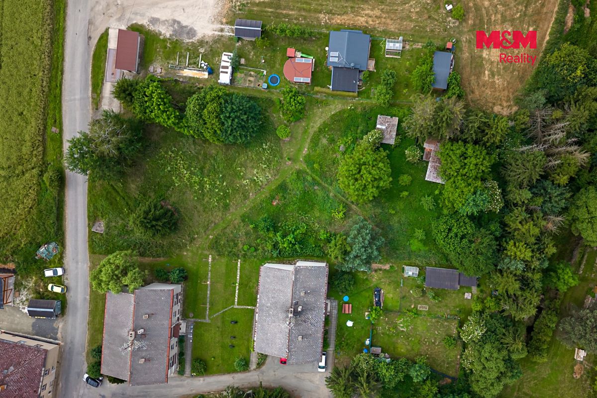 Prodej stavebního pozemku 810 m² – fotografie 3