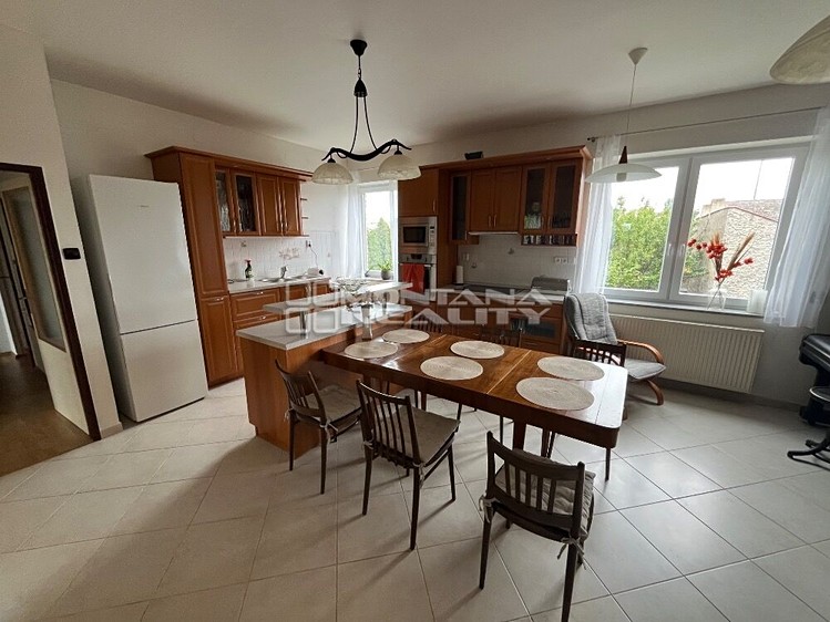 Pronájem bytu 4+1, 98 m² (1 z 17)