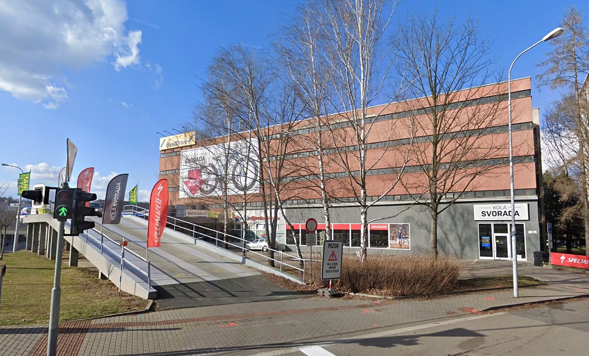 Pronájem garážového stání 13 m² – fotografie 2