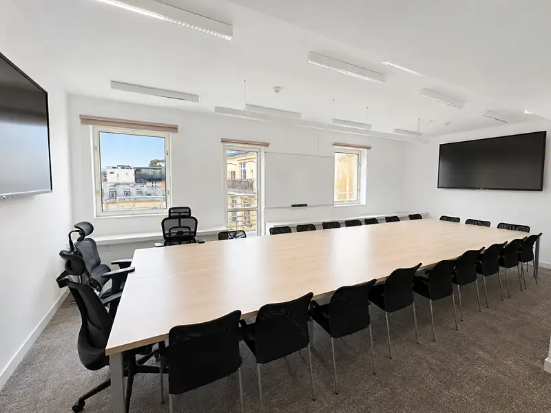 Pronájem kanceláře 362 m², Praha – náhled fotky 1