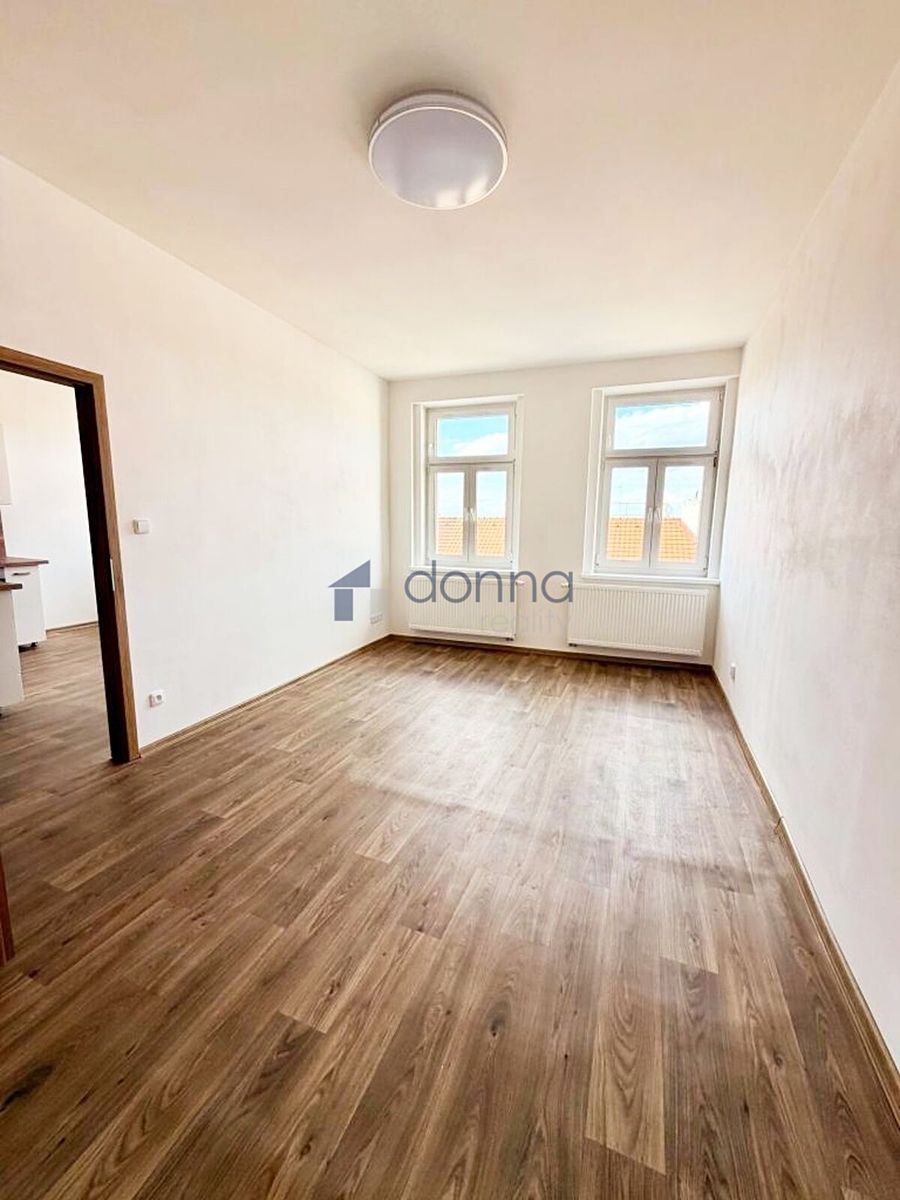 Pronájem bytu 2+kk 42 m² – fotografie 4