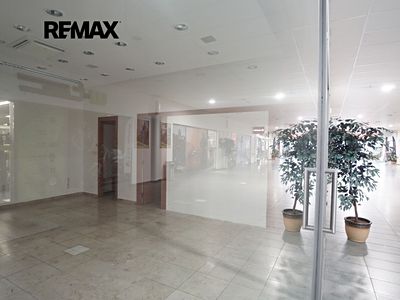 Pronájem obchodního prostoru 55 m²
