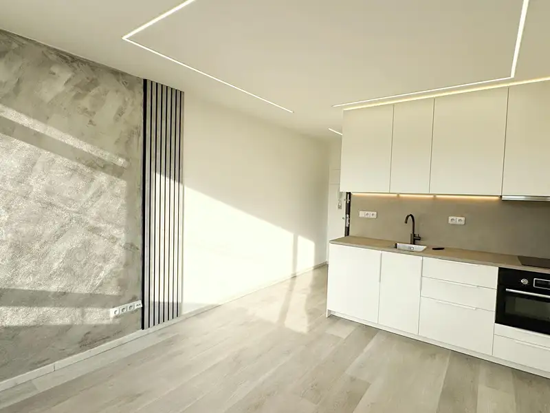 Pronájem bytu 1+kk 20 m², Chomutov – náhled fotky 1