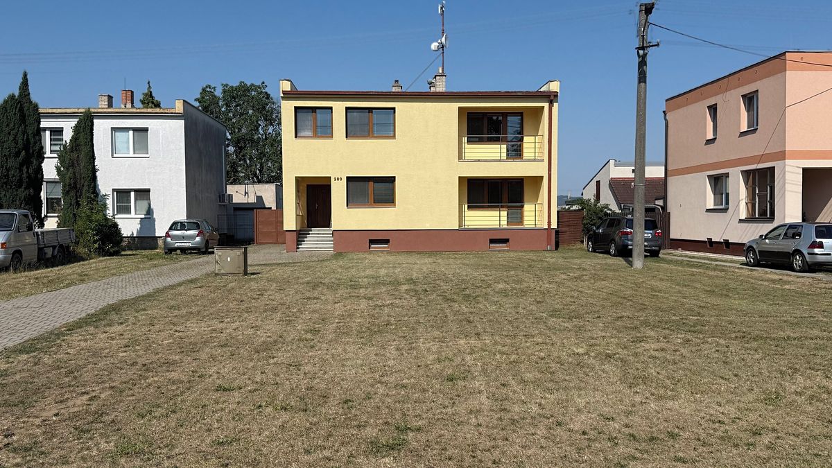 Prodej rodinného domu 275 m², pozemek 2320 m²