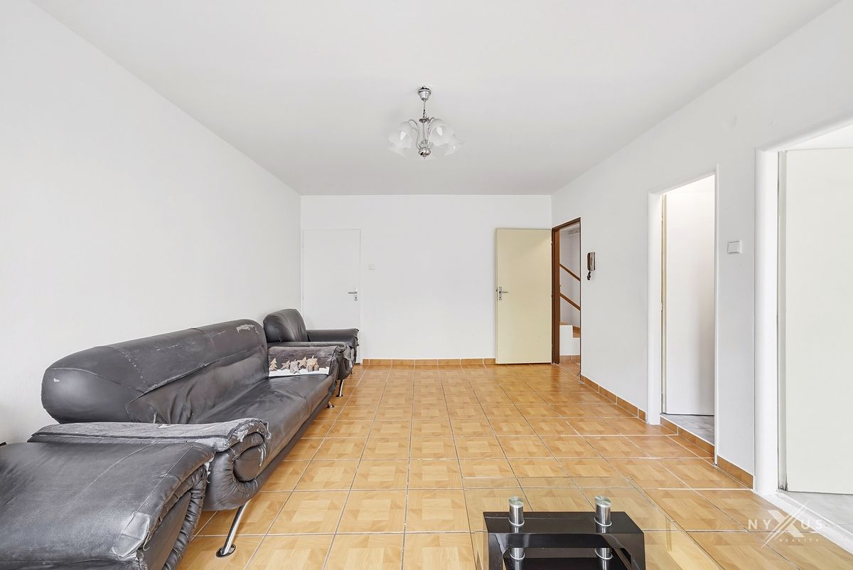Prodej rodinného domu 245 m², pozemek 159 m² – fotografie 4