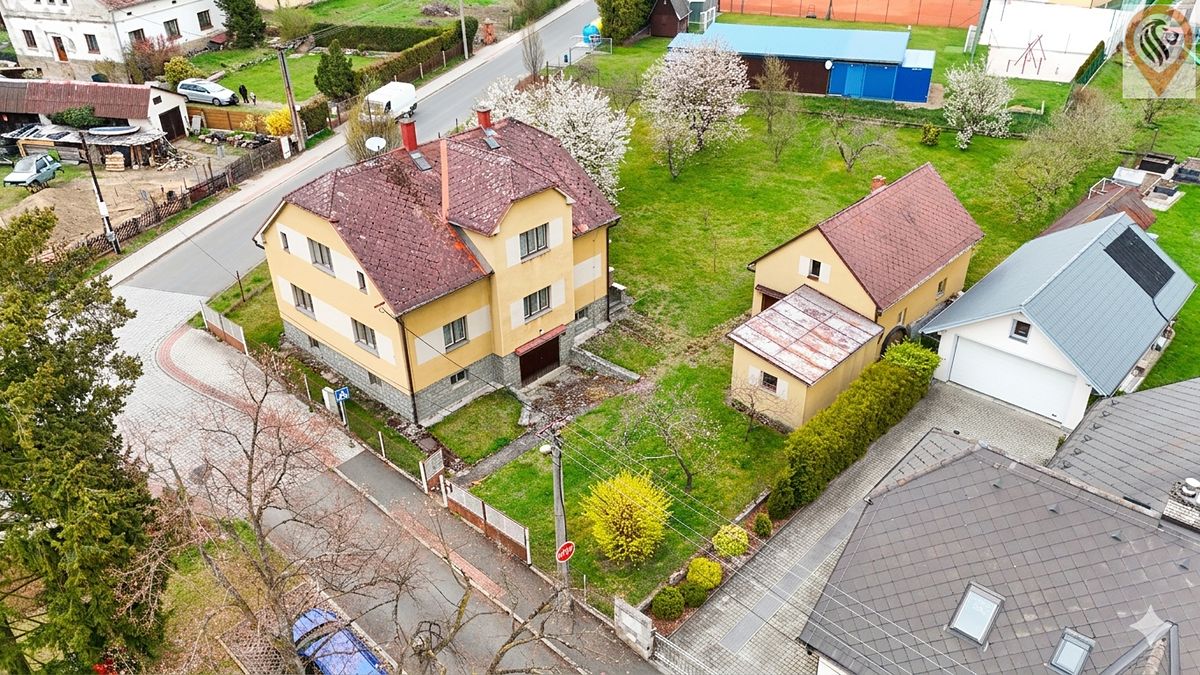 Prodej rodinného domu 180 m², pozemek 1690 m² – fotografie 2