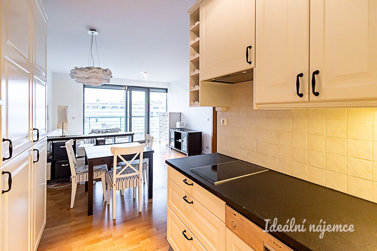 Pronájem bytu 2+kk 55 m² – fotografie 2