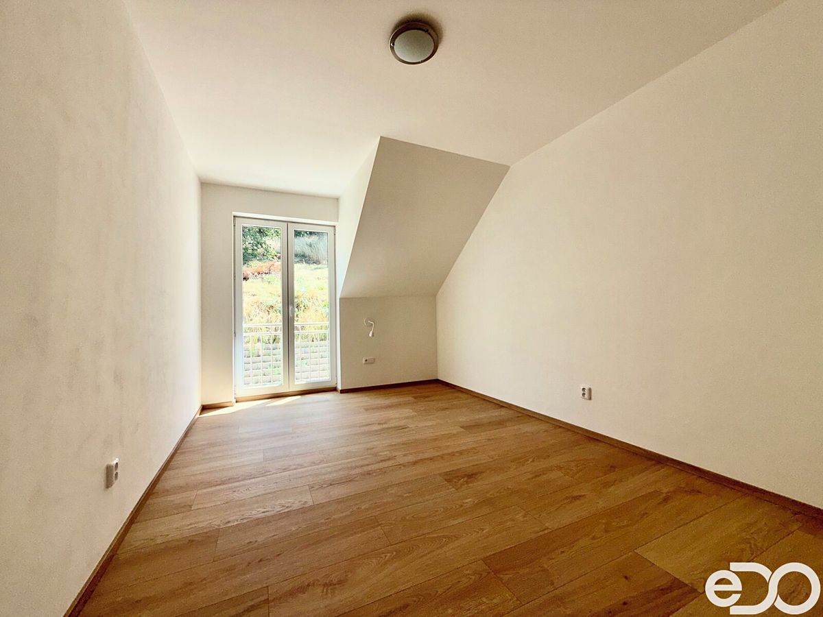 Pronájem rodinného domu 136 m², pozemek 78 m² – fotografie 4