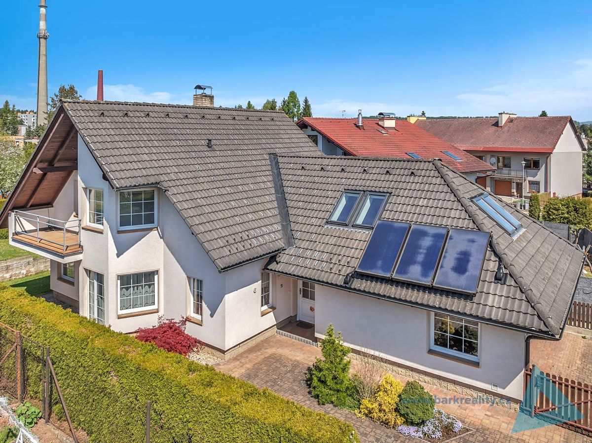 Prodej rodinného domu 180 m², pozemek 628 m²