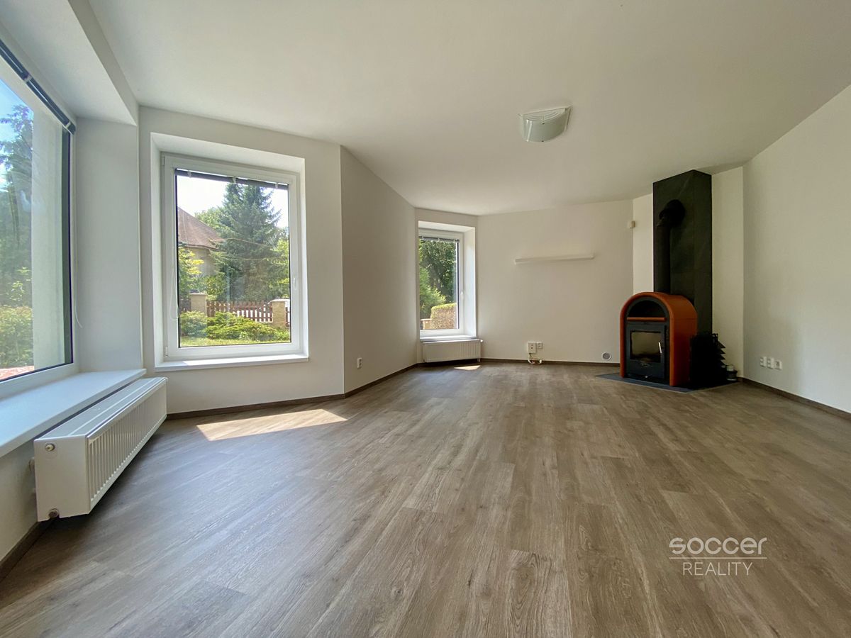 Pronájem rodinného domu 126 m², pozemek 981 m² – fotografie 2