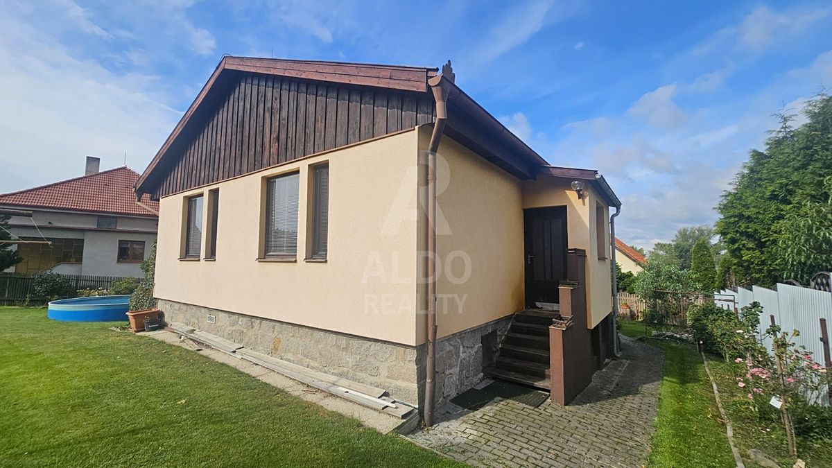 Prodej rodinného domu 82 m², pozemek 907 m² – fotografie 3