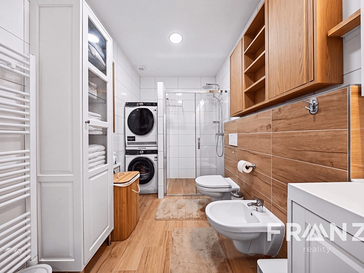 Prodej bytu 2+kk, 70 m² (10 z 25)