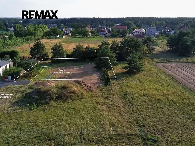 Prodej stavebního pozemku 1087 m², Tišice – náhled fotky 2
