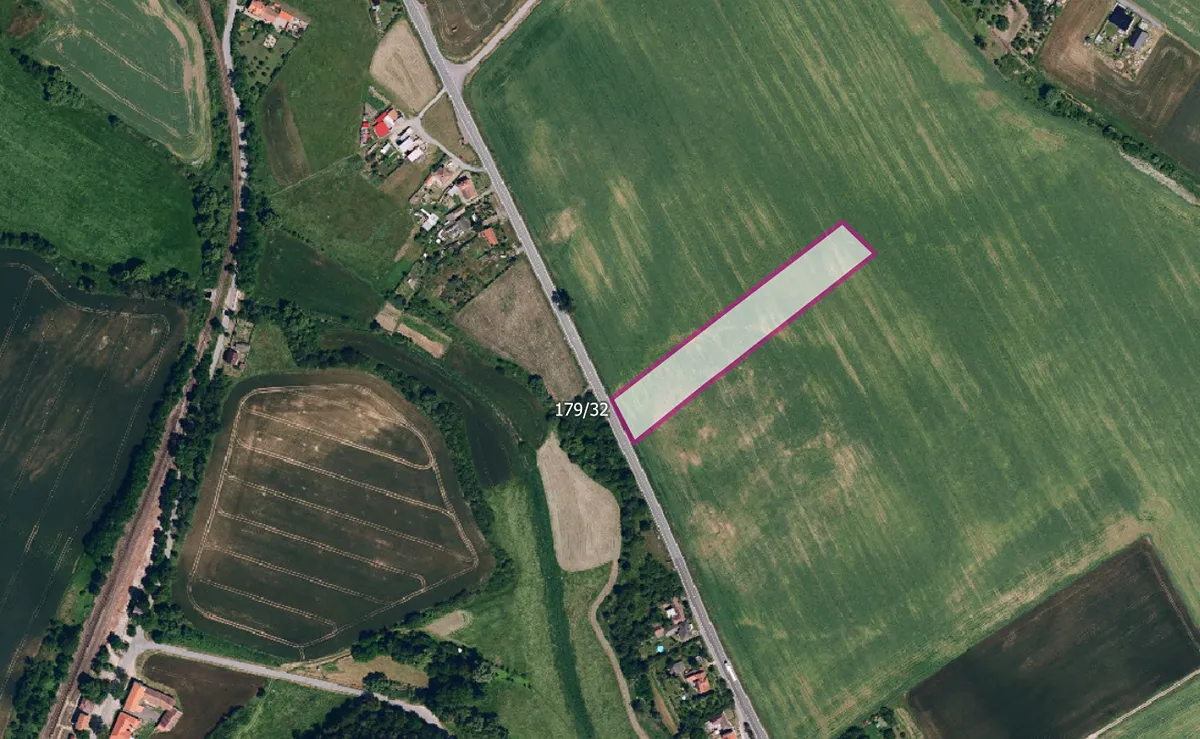 Prodej pole 9978 m²