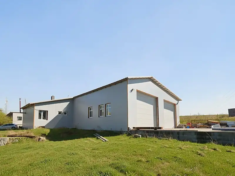Prodej výrobní haly, prostoru 350 m², Blansko – náhled fotky 1