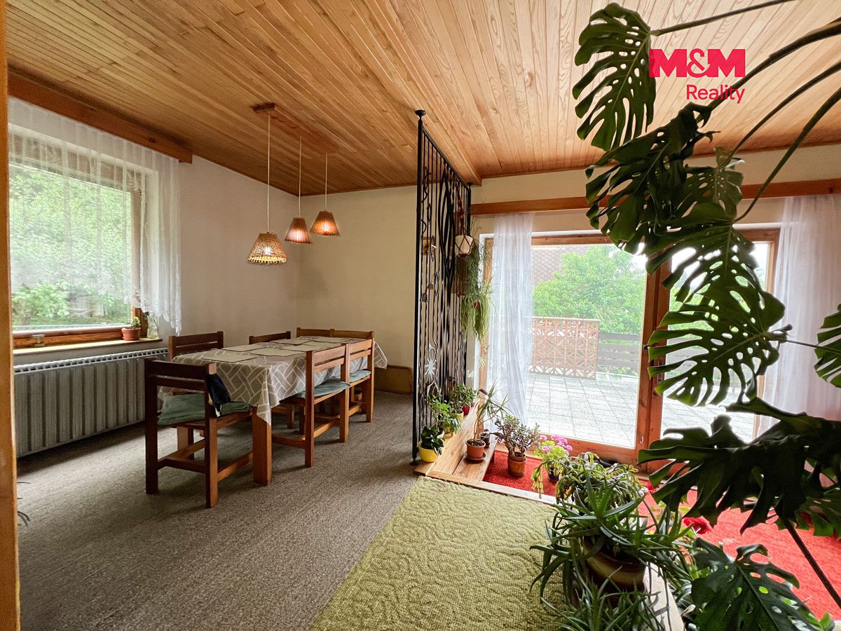 Prodej rodinného domu 245 m², pozemek 2047 m² – fotografie 4