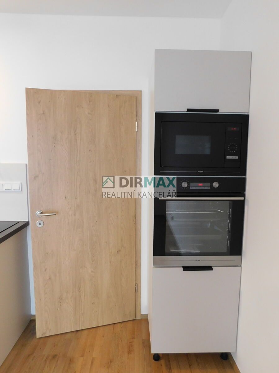 Pronájem bytu 1+kk 38 m² – fotografie 3