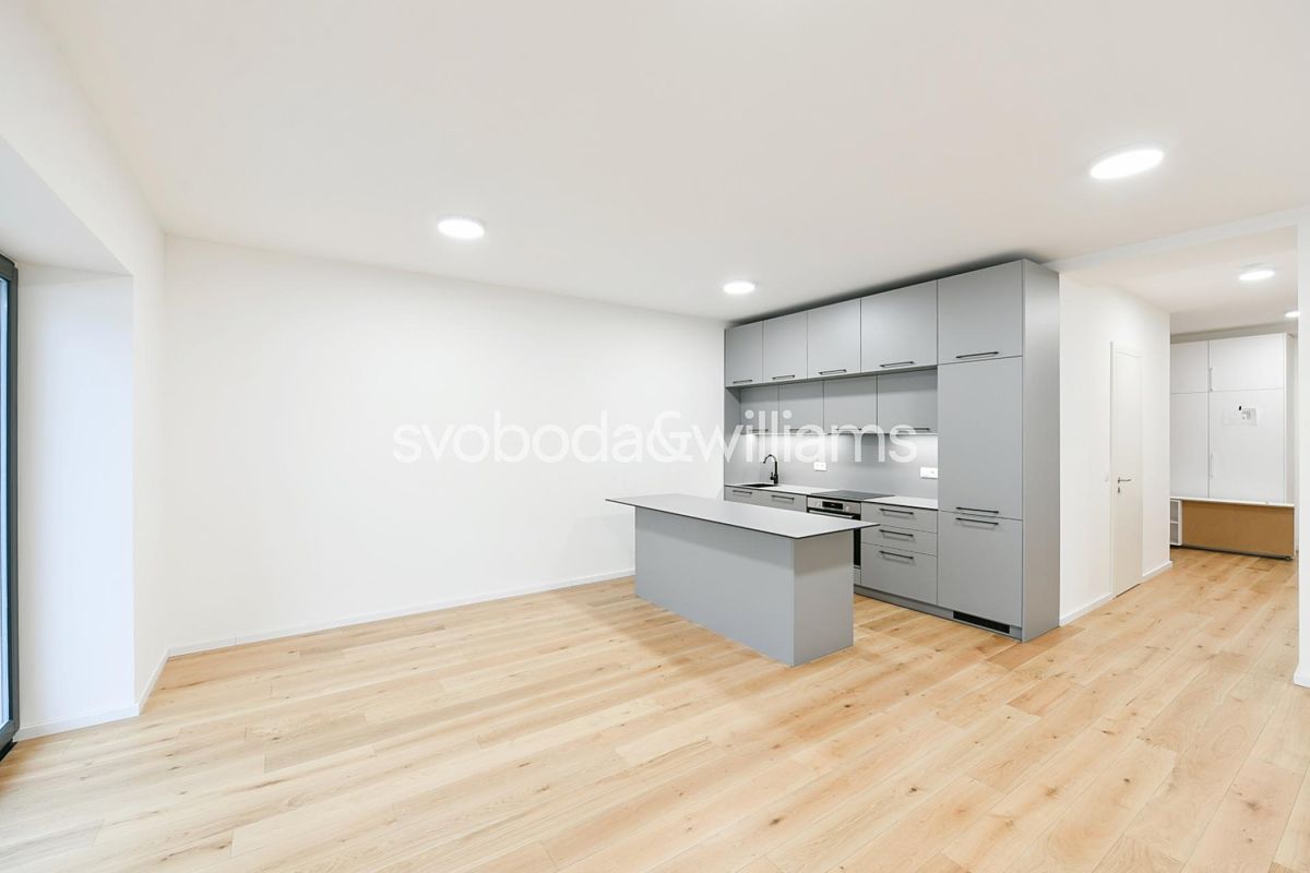 Pronájem bytu 4+kk 113 m² – fotografie 2