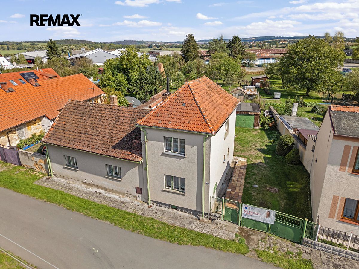 Prodej rodinného domu 142 m², pozemek 1894 m²