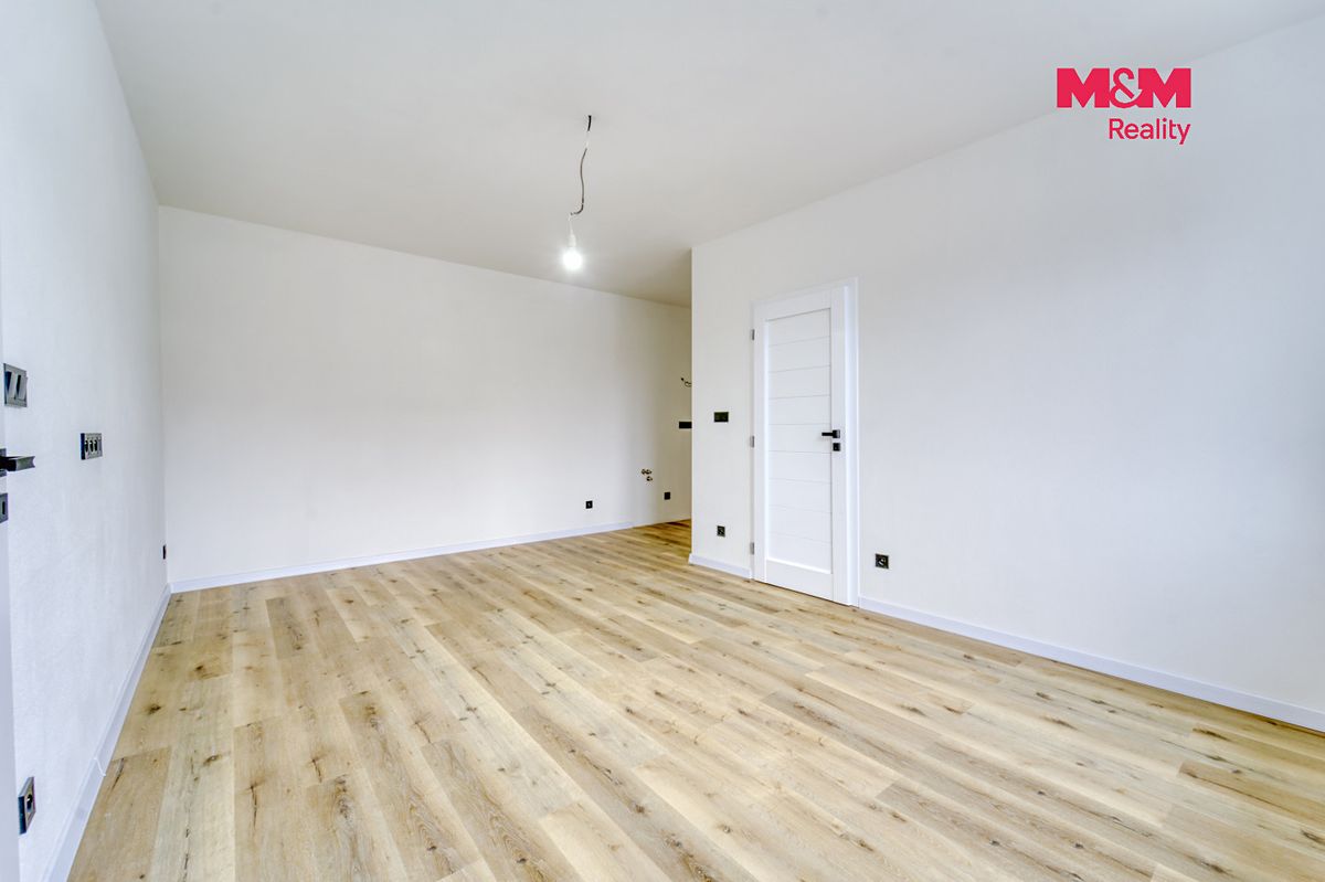 Pronájem bytu 2+kk 41 m² – fotografie 3