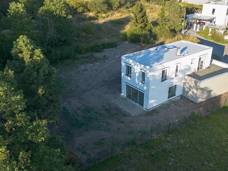 Prodej rodinného domu 200 m², pozemek 678 m², Praha – náhled fotky 3
