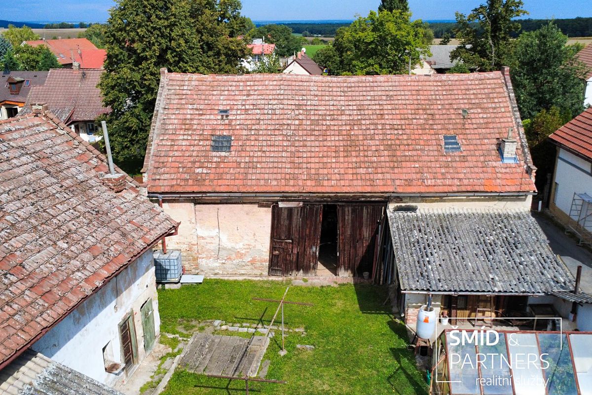 Prodej rodinného domu 175 m², pozemek 879 m² – fotografie 3