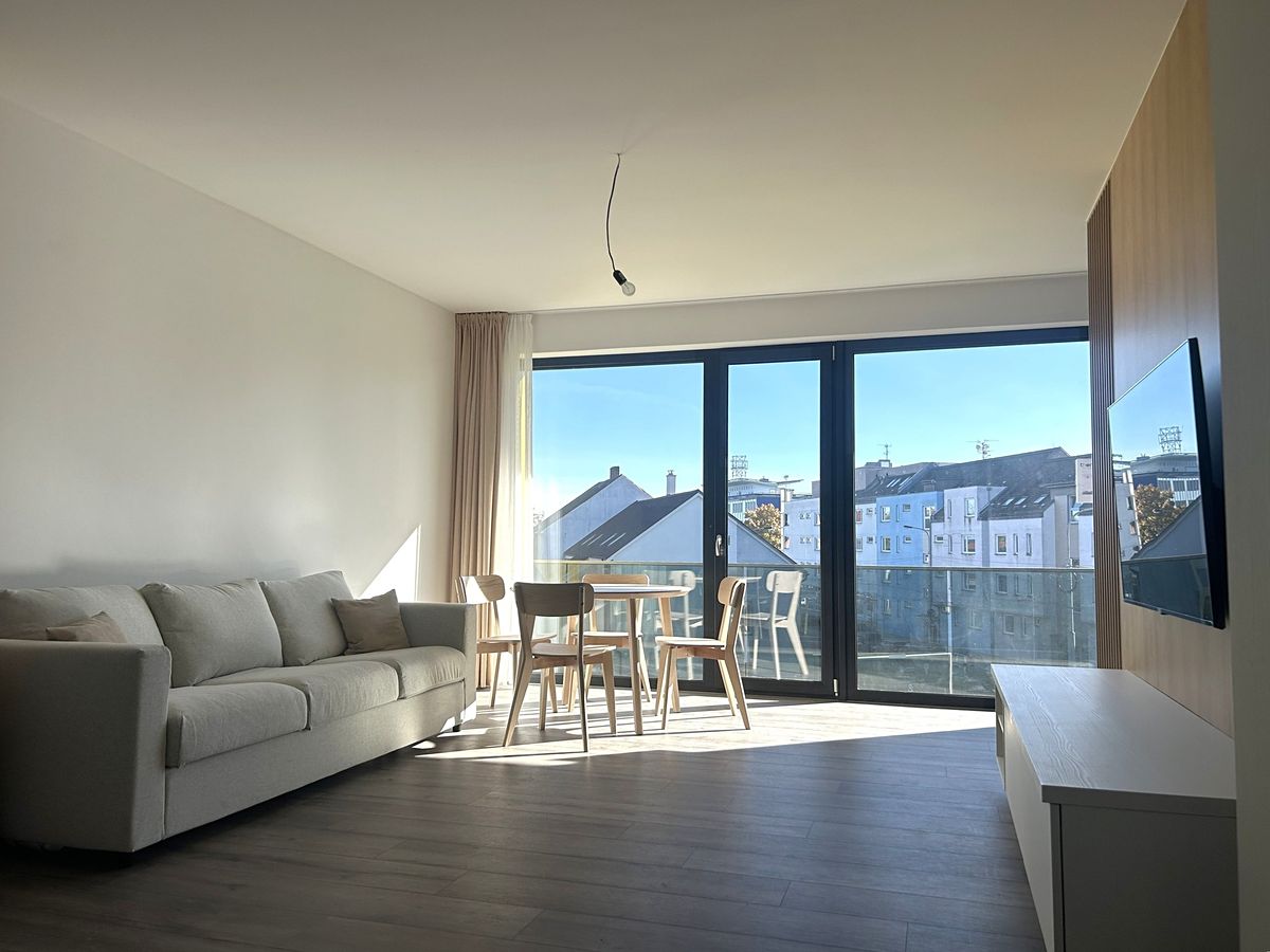 Pronájem bytu 1+kk 60 m² – fotografie 2