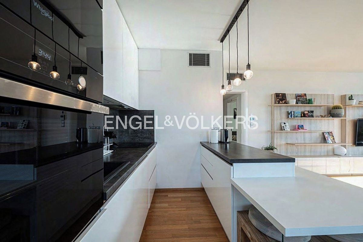 Pronájem bytu 4+kk 132 m² – fotografie 4