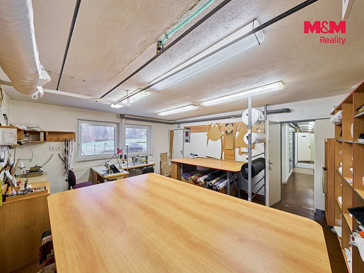 Комерційне приміщення в оренду, 327 м² (28 з 30)