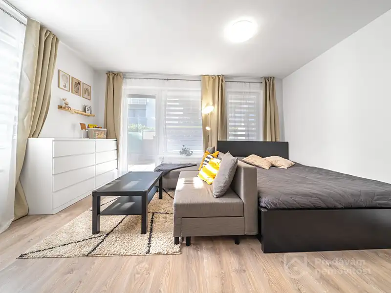 Prodej bytu 1+kk 33 m², Praha – náhled fotky 1