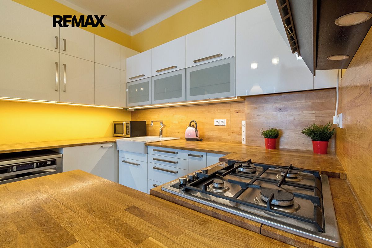 Pronájem bytu 2+kk 56 m² – fotografie 2