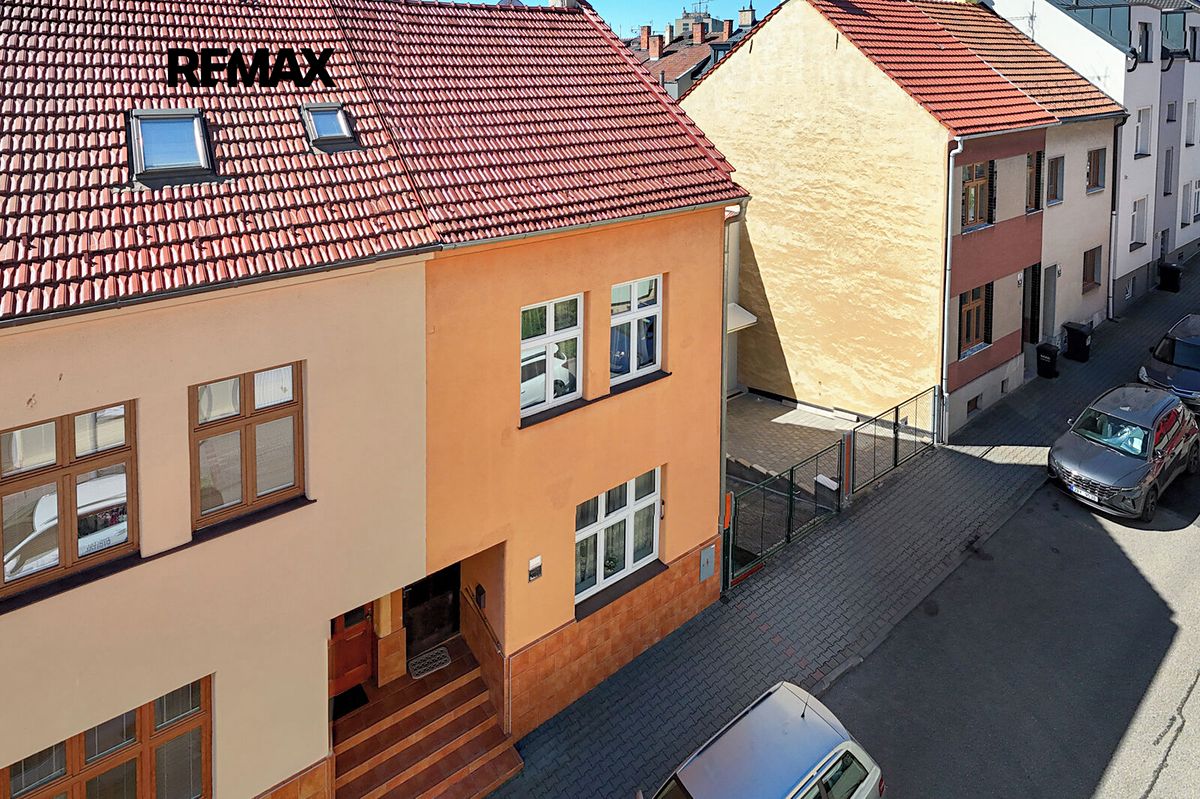 Prodej rodinného domu 130 m², pozemek 173 m² – fotografie 2