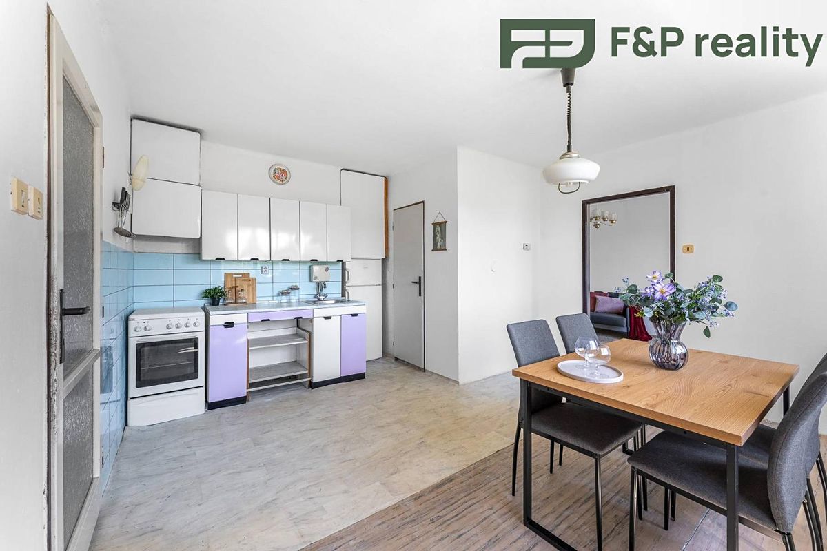 Prodej rodinného domu 110 m², pozemek 1241 m² – fotografie 3
