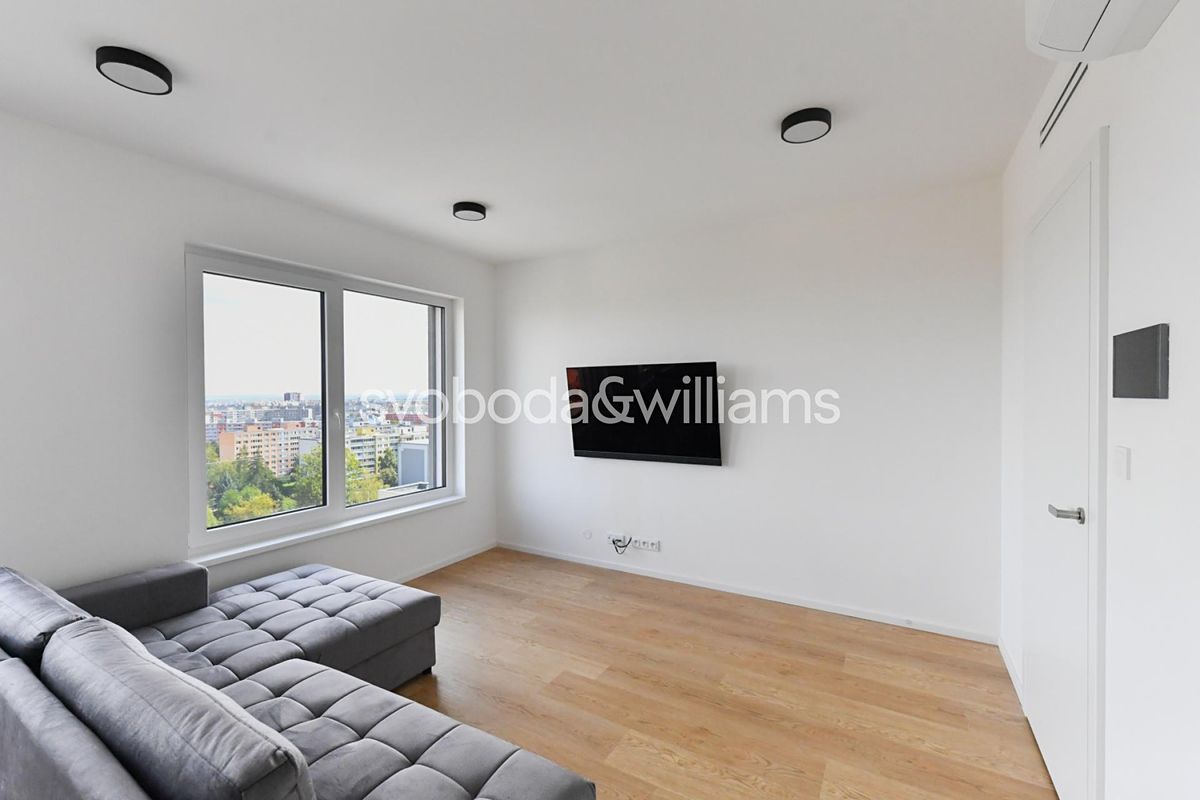 Pronájem bytu 2+kk 56 m² – fotografie 2