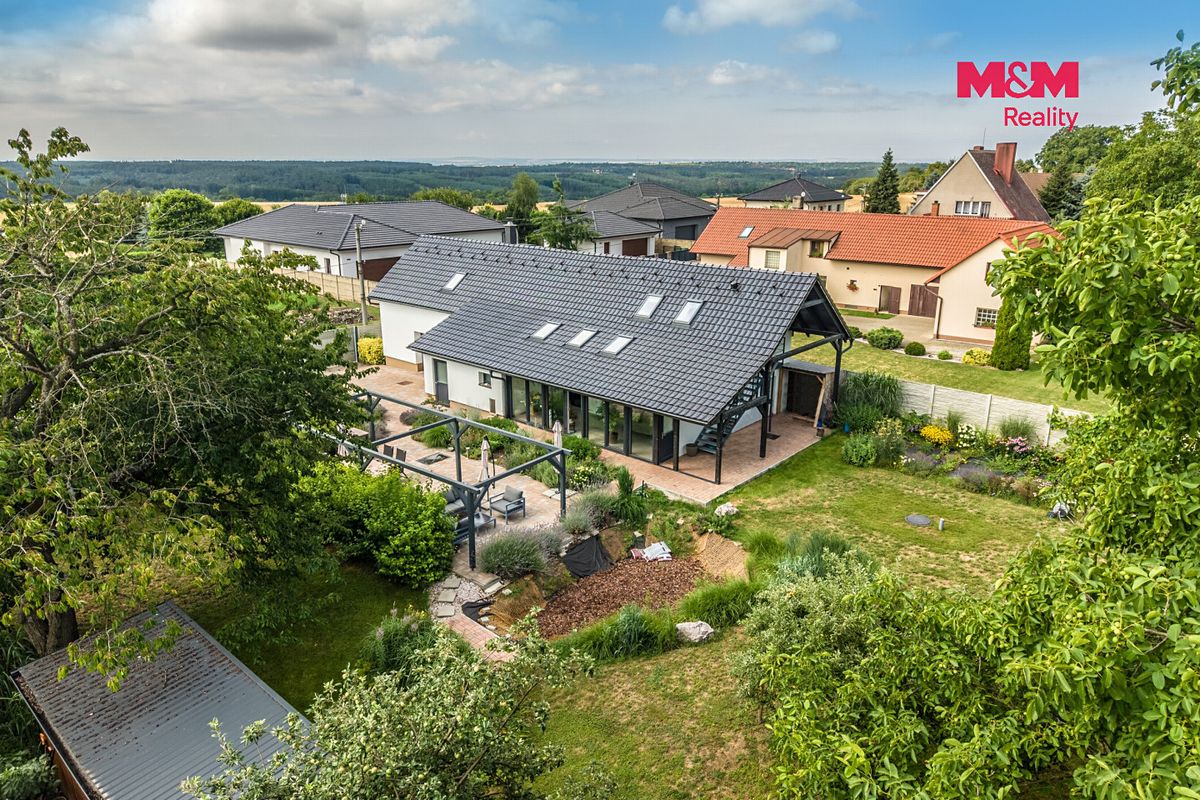Prodej rodinného domu 262 m², pozemek 1440 m² – fotografie 4