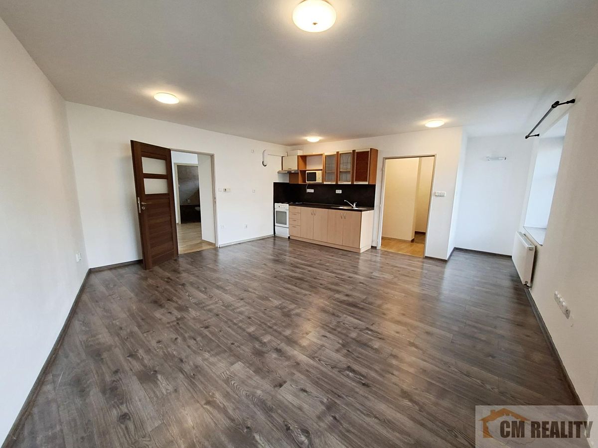 Pronájem bytu 2+kk 50 m² – fotografie 4