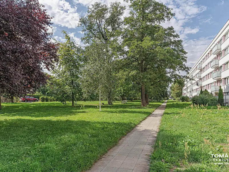 Pronájem bytu 3+1 60 m², Hradec Králové – náhled fotky 1