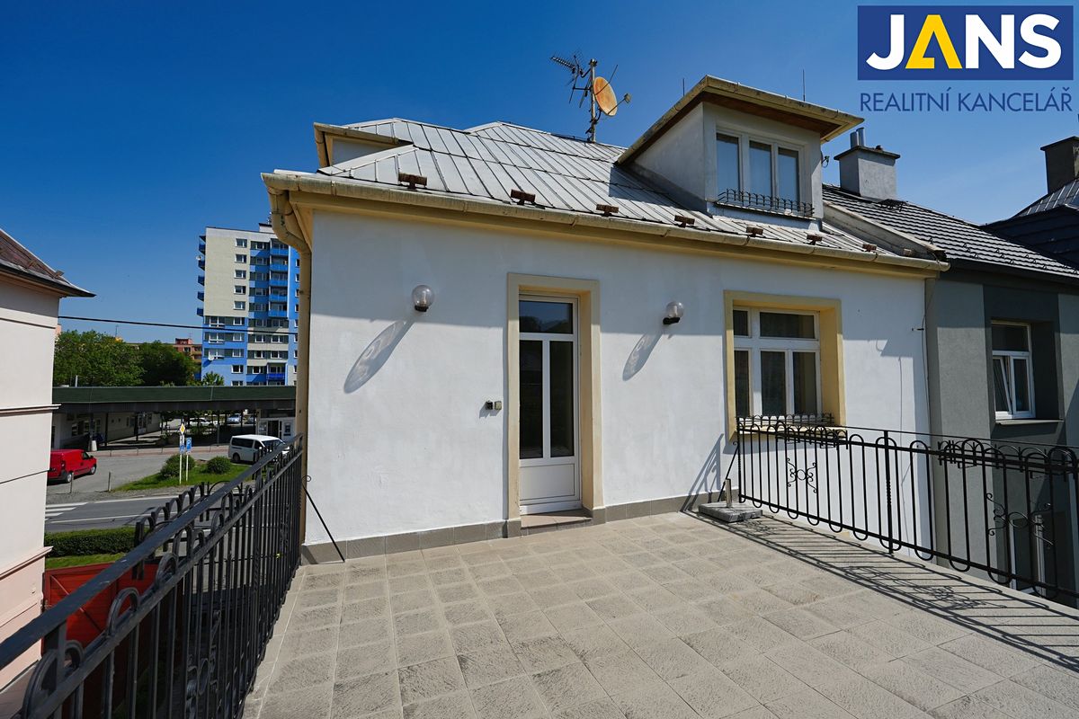 Prodej rodinného domu 145 m², pozemek 438 m² – fotografie 5