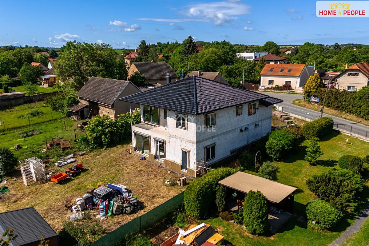 Prodej rodinného domu 255 m², pozemek 4310 m² – fotografie 3
