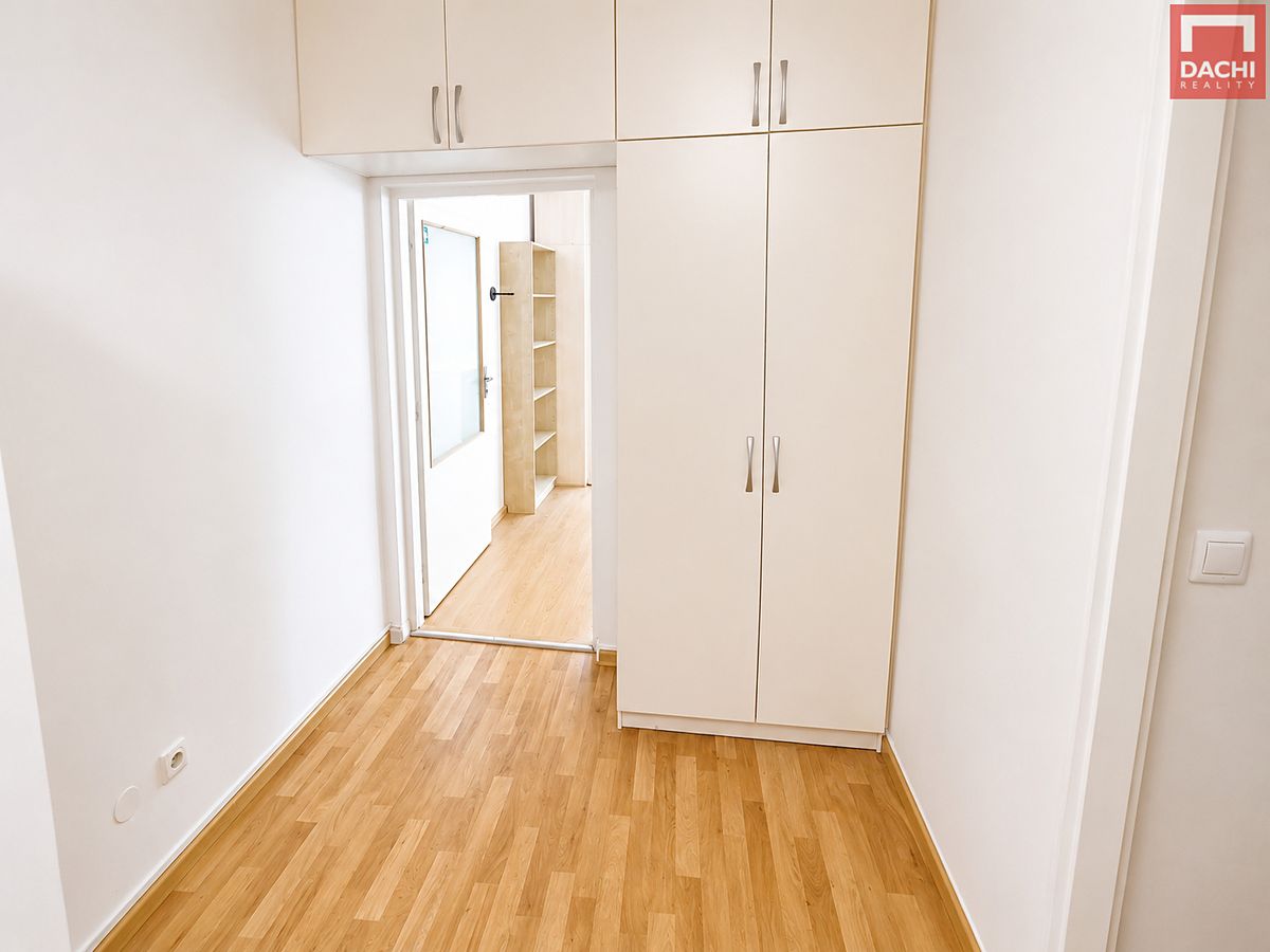 Pronájem bytu 1+kk 35 m² – fotografie 4