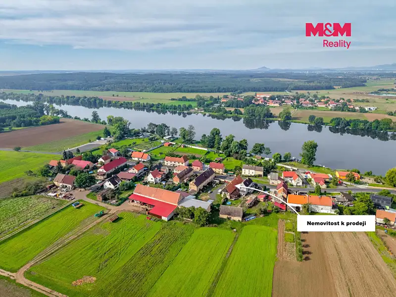 Prodej stavebního pozemku 3672 m², Křešice – náhled fotky 2