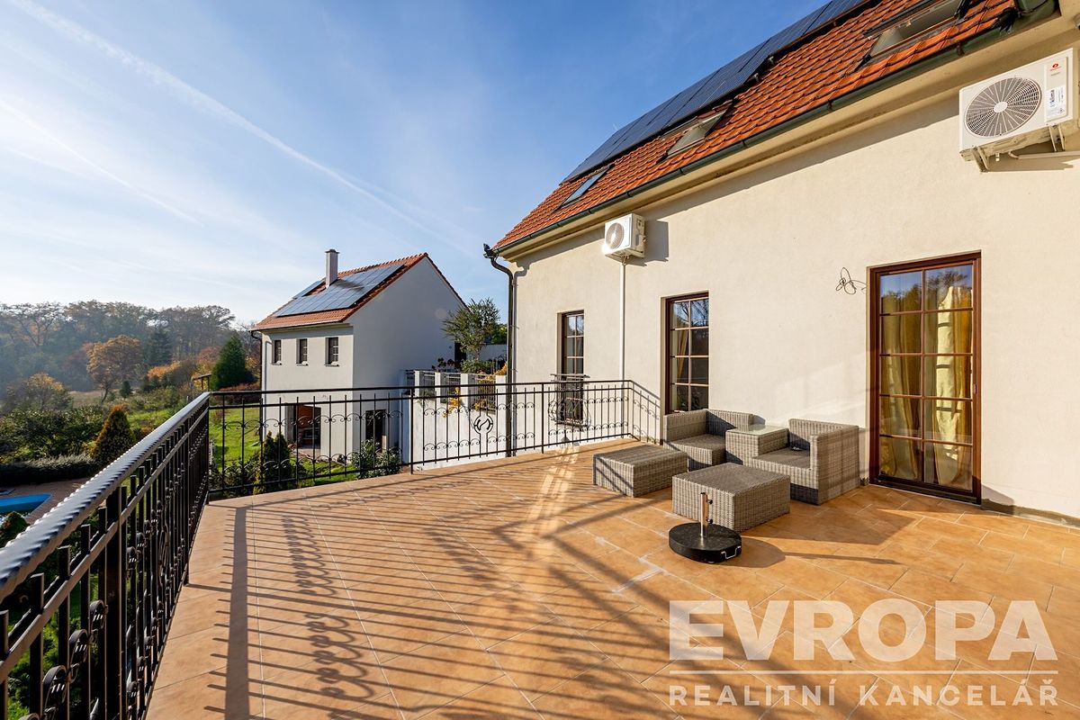 Prodej rodinného domu 350 m², pozemek 3497 m² – fotografie 5