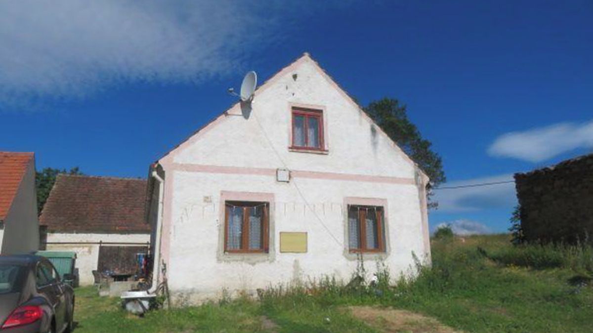 Dražba rodinného domu 200 m², pozemek 2904 m², Verušičky – fotka 1 z 3