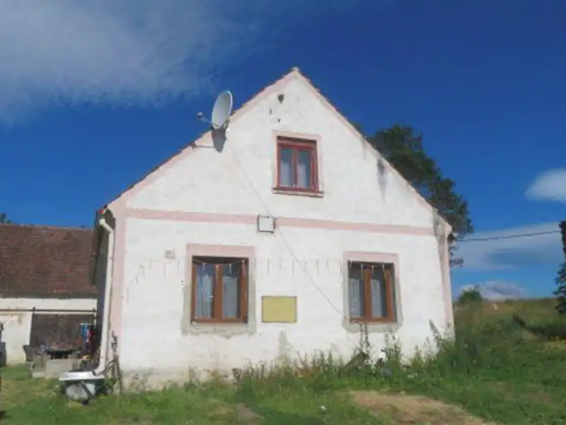 Dražba rodinného domu 200 m², pozemek 2904 m², Verušičky – náhled fotky 1